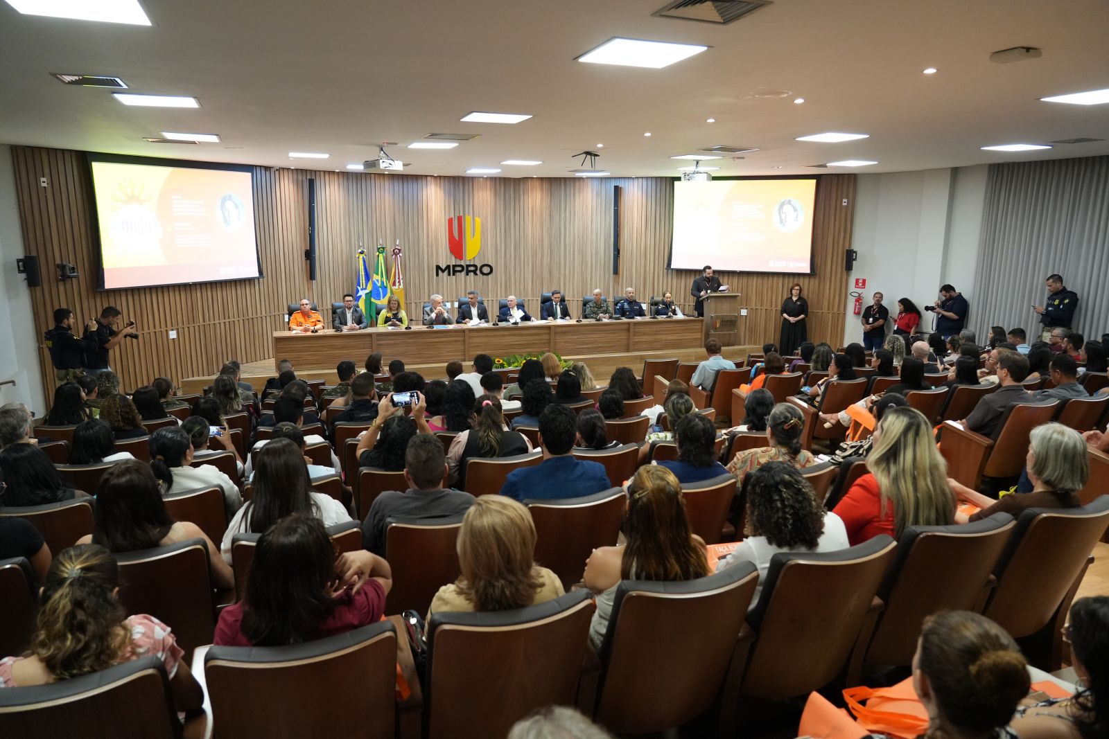 evento contou com a presença de autoridades que representaram diversas instituições