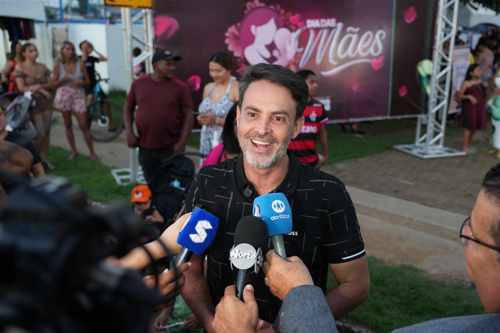 É um evento feito com muito carinho para todas as mamães da nossa cidade”, destacou o prefeito Léo Moraes durante a festa na Praça do Abobrão