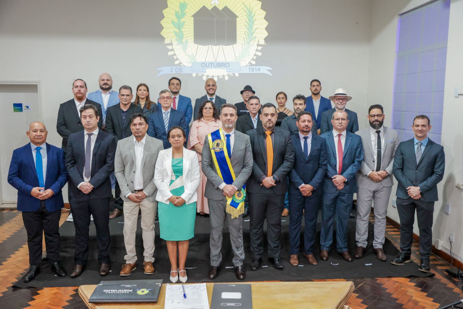 No Prédio do Relógio, o prefeito e a vice empossaram os secretários