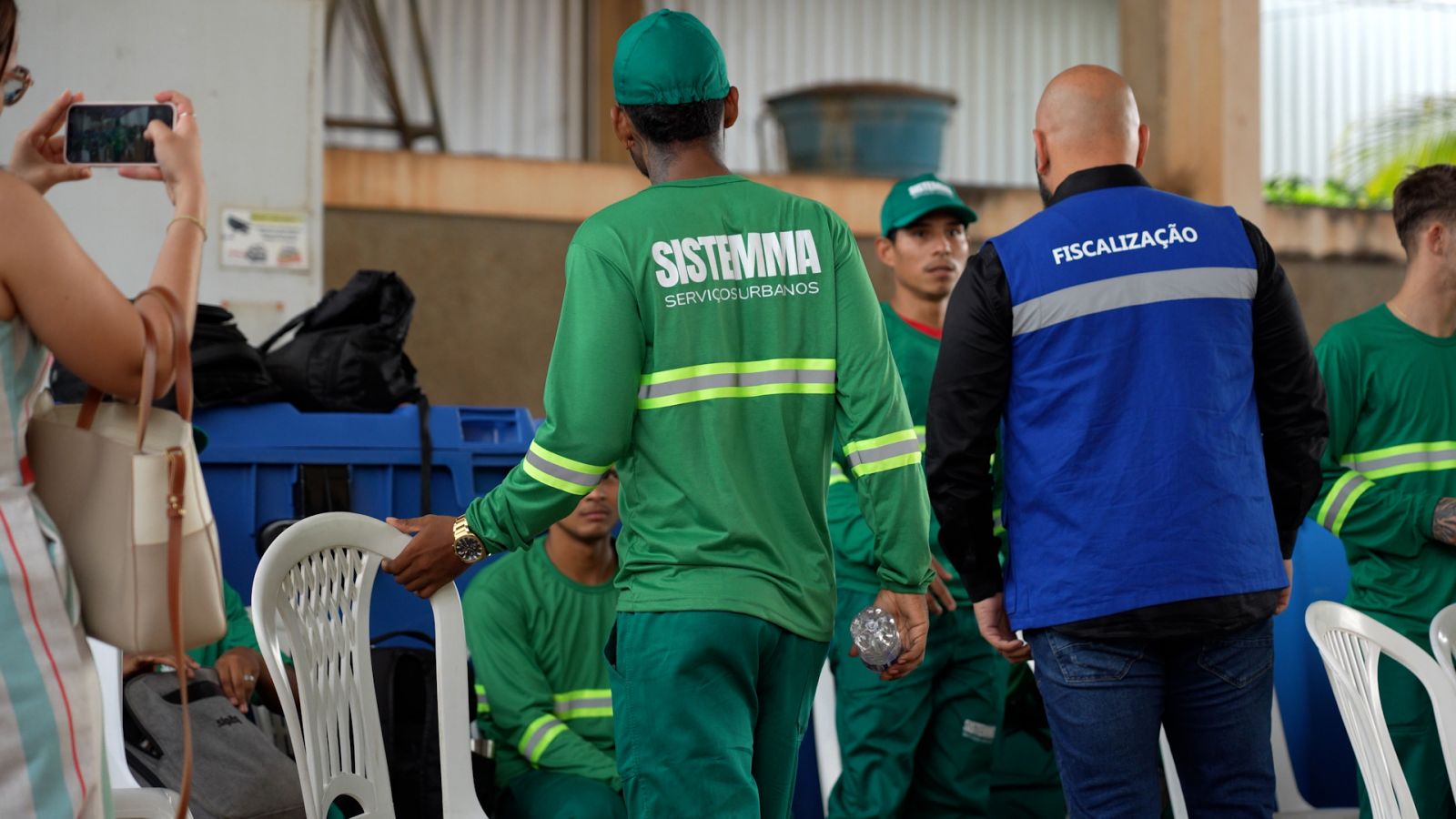 Moradores podem informar atrasos, ausência de coleta, acúmulo de resíduos
